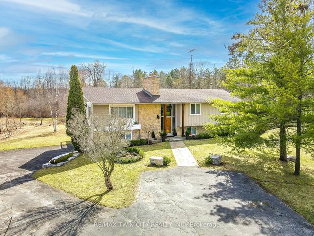 6725 Ellis Rd, House detached with 4 bedrooms, 3 bathrooms and 12 parking in Puslinch ON | Image 12