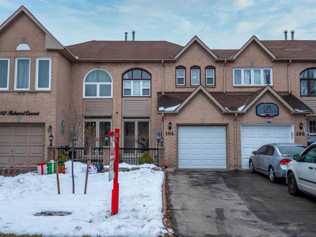 104 Richwood Cres, House attached with 3 bedrooms, 3 bathrooms and 3 parking in Brampton ON | Image 1