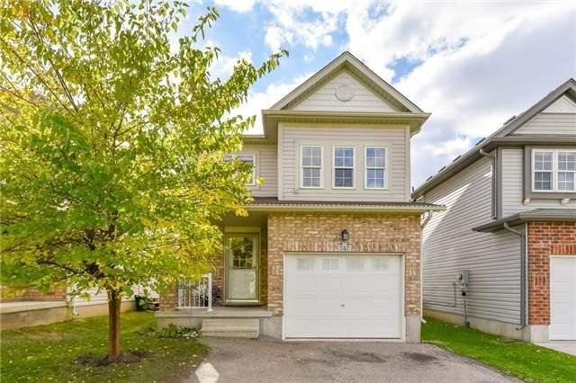 747 Laurelwood Dr, House detached with 3 bedrooms, 2 bathrooms and 2 parking in Waterloo ON | Image 1