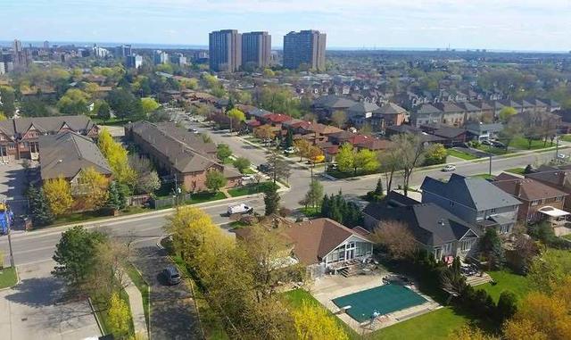 uph 7 - 25 Fairview Rd W, Condo with 3 bedrooms, 3 bathrooms and 2 parking in Mississauga ON | Image 30