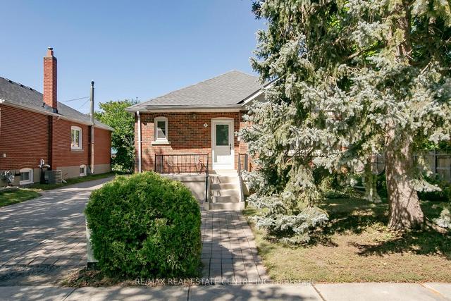 2 Gregory St S, House detached with 2 bedrooms, 2 bathrooms and 5 parking in Brampton ON | Image 12