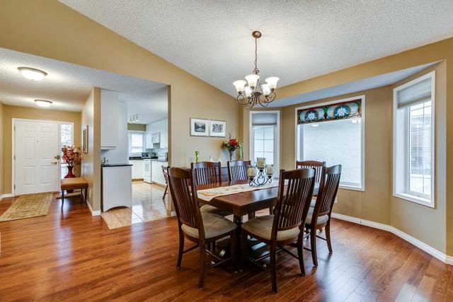 133 Sienna Park Green Sw, Home with 3 bedrooms, 2 bathrooms and 4 parking in Calgary AB | Image 10