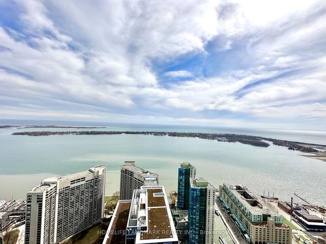 6508 - 100 Harbour St, Condo with 0 bedrooms, 1 bathrooms and 0 parking in Toronto ON | Image 1