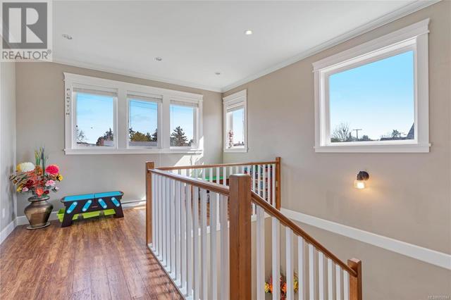 157 Maddock Ave W, House detached with 5 bedrooms, 4 bathrooms and 4 parking in Saanich BC | Image 12