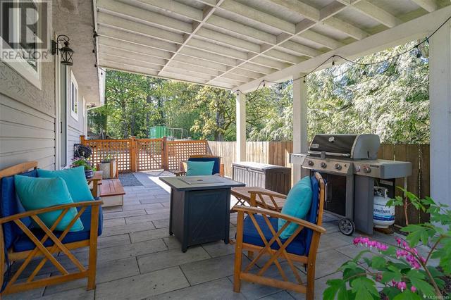 4605 Pipeline Rd, House detached with 2 bedrooms, 1 bathrooms and 2 parking in Saanich BC | Image 23
