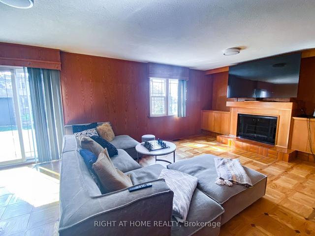 229 Rustic Rd, House detached with 4 bedrooms, 2 bathrooms and 6 parking in Toronto ON | Image 11