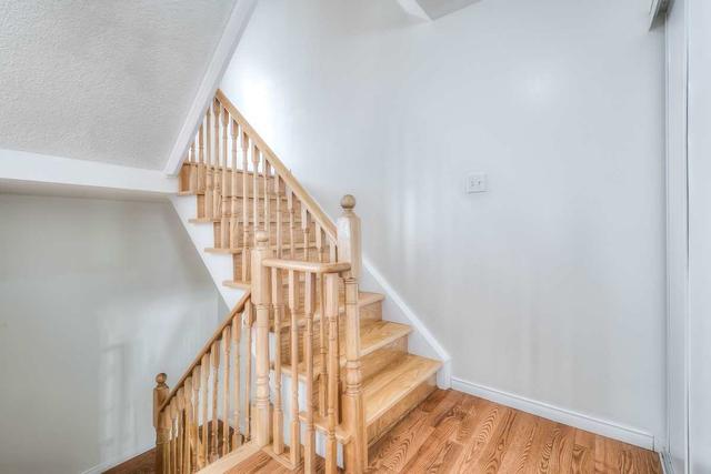 2194 St. Clair Ave W, House semidetached with 3 bedrooms, 4 bathrooms and 2 parking in Toronto ON | Image 10