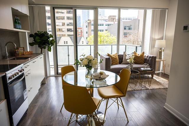 305 - 435 Richmond St W, Condo with 2 bedrooms, 2 bathrooms and 0 parking in Toronto ON | Image 9