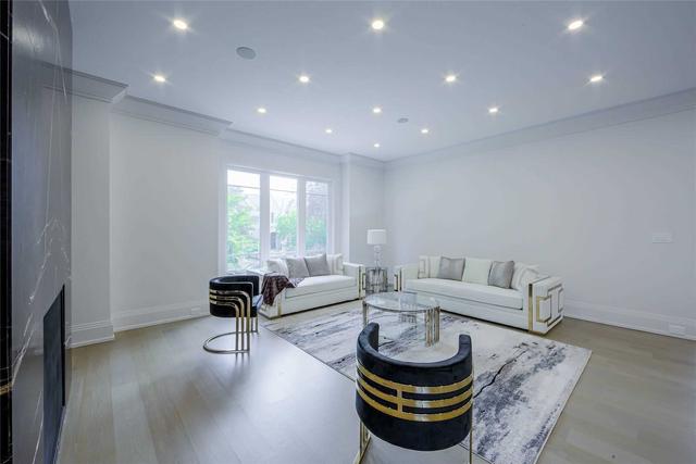 84 Aldershot Cres, House detached with 5 bedrooms, 8 bathrooms and 6 parking in Toronto ON | Image 3