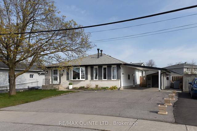 12 Byron St, House detached with 4 bedrooms, 2 bathrooms and 7 parking in Belleville ON | Image 12