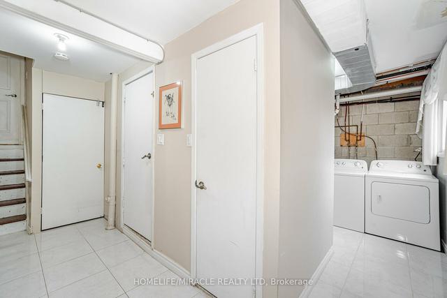 23 Hoskins Sq, House attached with 3 bedrooms, 2 bathrooms and 3 parking in Brampton ON | Image 22