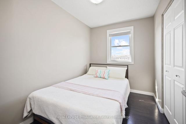 790 Littlestone Cres, House attached with 3 bedrooms, 2 bathrooms and 3 parking in Kingston ON | Image 21