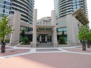 1002 - 33 Elm Dr W, Condo with 2 bedrooms, 2 bathrooms and 1 parking in Mississauga ON | Image 1