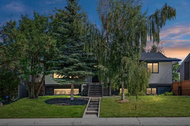 12 Lake Emerald Road Se, House detached with 5 bedrooms, 3 bathrooms and 2 parking in Calgary AB | Image 1