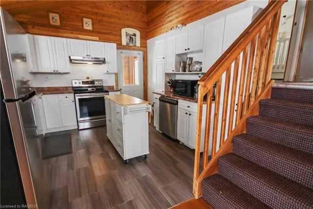 240 Little Pike Bay, House detached with 3 bedrooms, 2 bathrooms and 5 parking in Northern Bruce Peninsula ON | Image 7