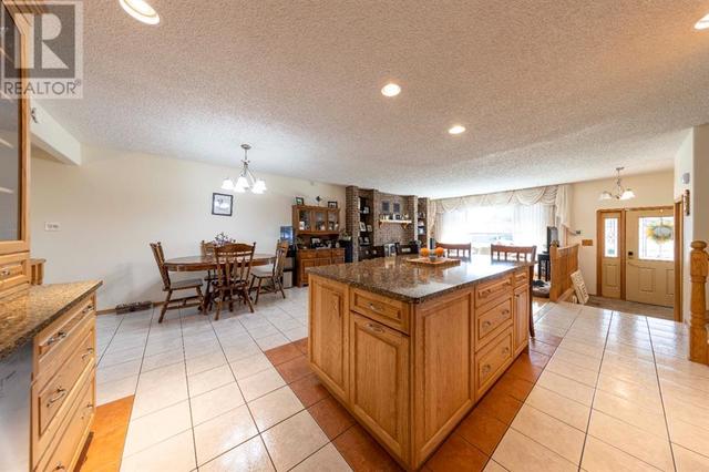 3010 - 55 A Avenue, House detached with 3 bedrooms, 3 bathrooms and 2 parking in Lloydminster (Part) AB | Image 14