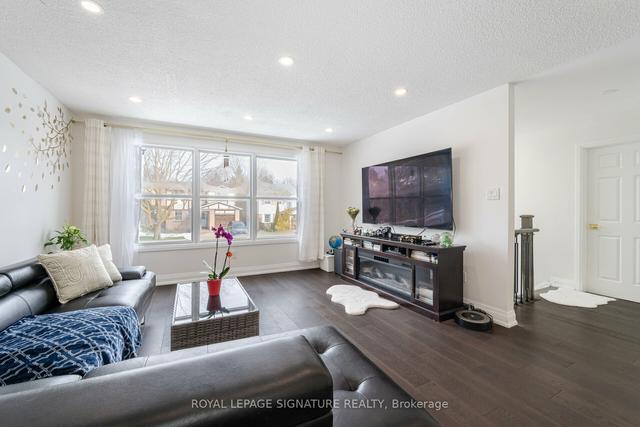 212 Currey Cres, House detached with 2 bedrooms, 3 bathrooms and 5 parking in Newmarket ON | Image 36