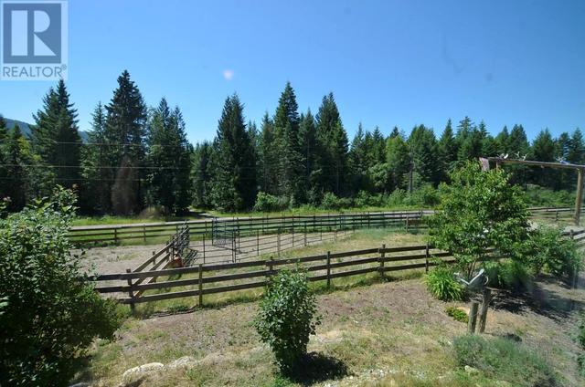 455 Albers Road, House other with 2 bedrooms, 2 bathrooms and 21 parking in North Okanagan D BC | Image 2