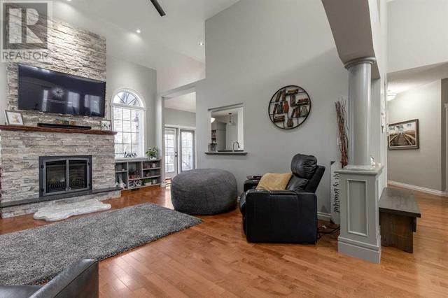 4918 40 Street, House detached with 6 bedrooms, 3 bathrooms and 4 parking in Taber AB | Image 6
