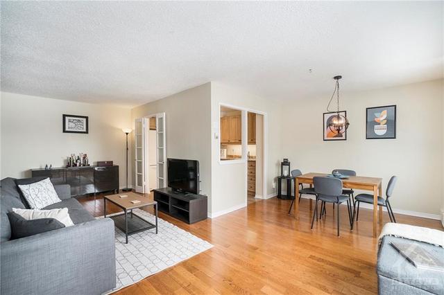 415 - 1505 Baseline Road, Condo with 2 bedrooms, 1 bathrooms and 1 parking in Ottawa ON | Image 3