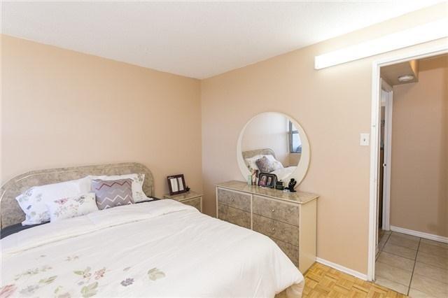 504 - 45 Sunrise Ave, Condo with 3 bedrooms, 2 bathrooms and 1 parking in Toronto ON | Image 11