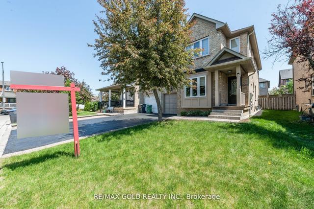 5920 Shelford Terr, House semidetached with 4 bedrooms, 4 bathrooms and 3 parking in Mississauga ON | Image 1