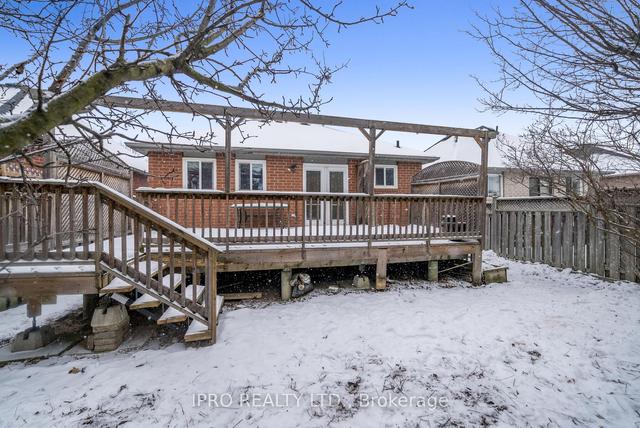 85 Springview Dr, House detached with 2 bedrooms, 2 bathrooms and 3 parking in Brampton ON | Image 25