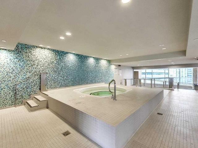 4604 - 55 Bremner Blvd, Condo with 1 bedrooms, 1 bathrooms and 1 parking in Toronto ON | Image 10