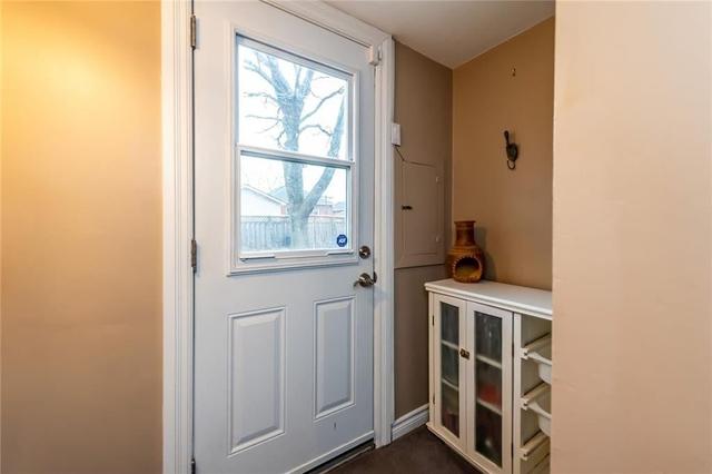 37 East 41st St, House detached with 3 bedrooms, 1 bathrooms and 3 parking in Hamilton ON | Image 18