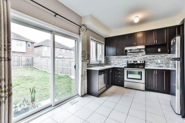 104 Evershot Cres, House detached with 3 bedrooms, 3 bathrooms and 2 parking in Markham ON | Image 7