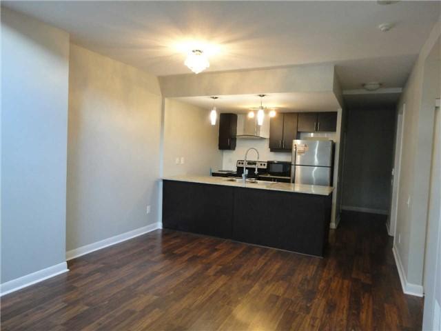 21 Town Centre Crt, Townhouse with 2 bedrooms, 2 bathrooms and 1 parking in Toronto ON | Image 2
