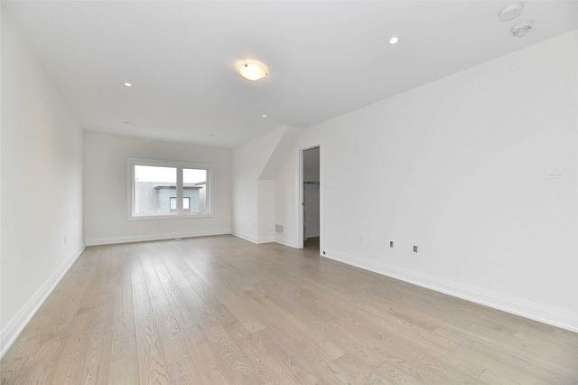 21 Freemon Redmon Circ, House detached with 4 bedrooms, 5 bathrooms and 2 parking in Toronto ON | Image 2