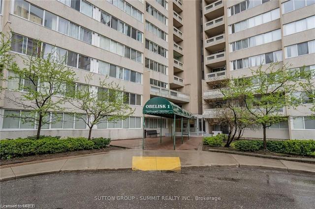 1912 - 3590 Kaneff Crescent, House attached with 2 bedrooms, 1 bathrooms and 2 parking in Mississauga ON | Image 12