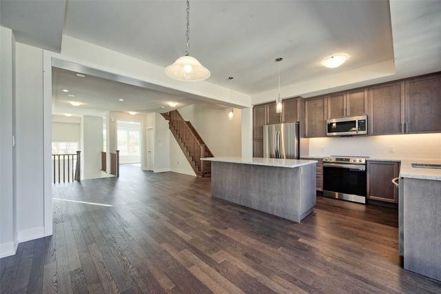 1464 Yellow Rose Circ, House attached with 4 bedrooms, 4 bathrooms and 2 parking in Oakville ON | Image 3