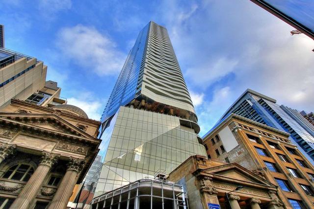 2109 - 197 Yonge St, Condo with 3 bedrooms, 2 bathrooms and 1 parking in Toronto ON | Image 1