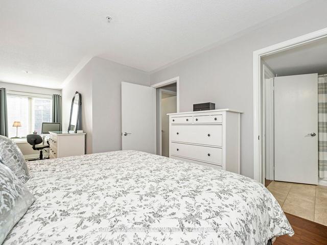 119 - 25 Richgrove Dr, Townhouse with 2 bedrooms, 2 bathrooms and 1 parking in Toronto ON | Image 9