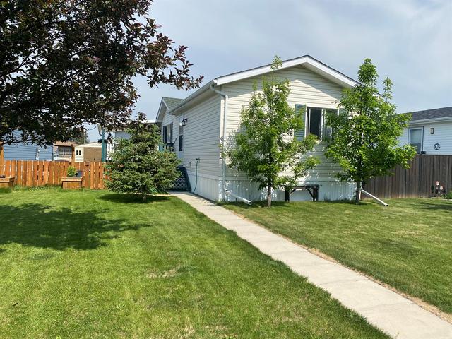 4512 59 Street, House detached with 3 bedrooms, 2 bathrooms and 2 parking in Rocky Mountain House AB | Image 1