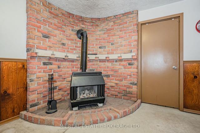 36 Upton Cres, House detached with 4 bedrooms, 1 bathrooms and 4 parking in Guelph ON | Image 19
