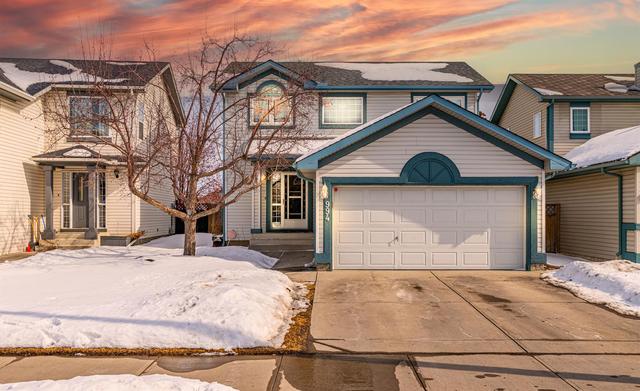 994 Coventry Drive Ne, House detached with 3 bedrooms, 2 bathrooms and 5 parking in Calgary AB | Image 1