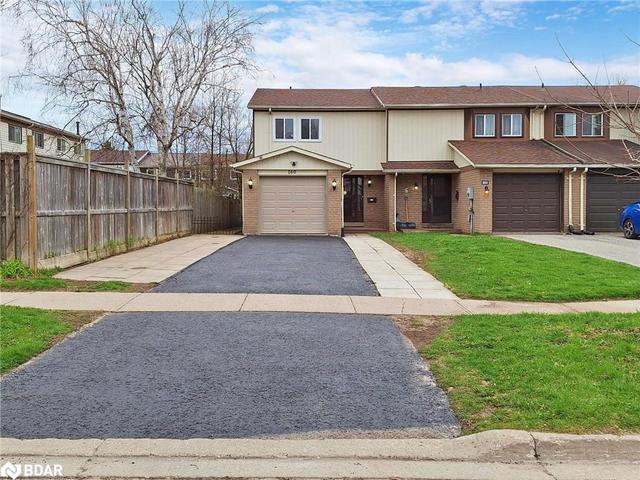 circle - 160 Burns Circle, House attached with 3 bedrooms, 1 bathrooms and 7 parking in Barrie ON | Image 1