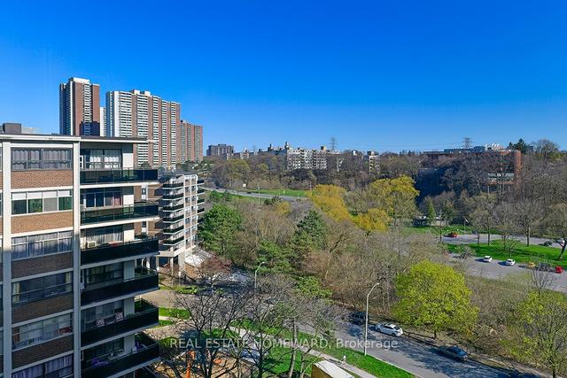 1111 - 4 Park Vista, Condo with 1 bedrooms, 1 bathrooms and 1 parking in Toronto ON | Image 2