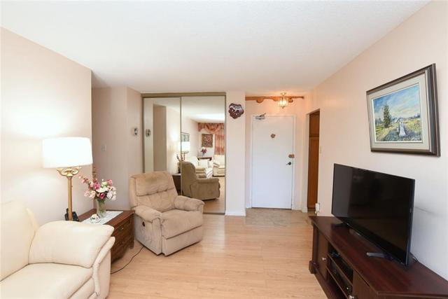807 - 1966 Main Street W, Condo with 3 bedrooms, 1 bathrooms and null parking in Hamilton ON | Image 3