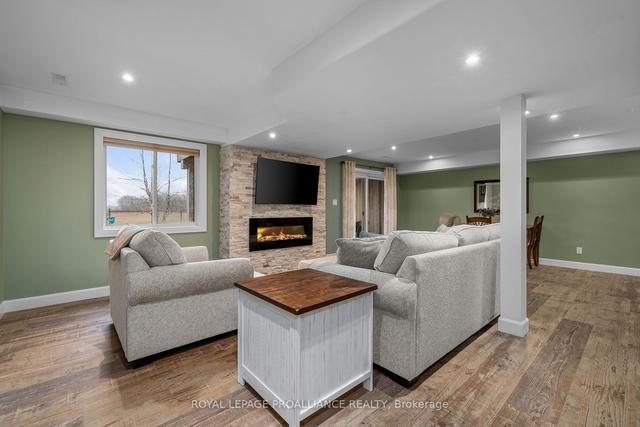 27 Hanover Crt, House attached with 3 bedrooms, 3 bathrooms and 2 parking in Belleville ON | Image 25