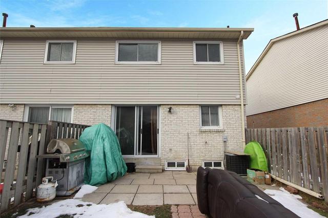 86 - 611 Galahad Dr, Townhouse with 4 bedrooms, 2 bathrooms and 1 parking in Oshawa ON | Image 16