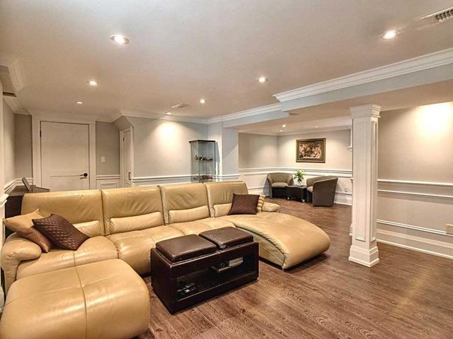 80 Marble Arch Cres, House detached with 2 bedrooms, 2 bathrooms and 4 parking in Toronto ON | Image 6