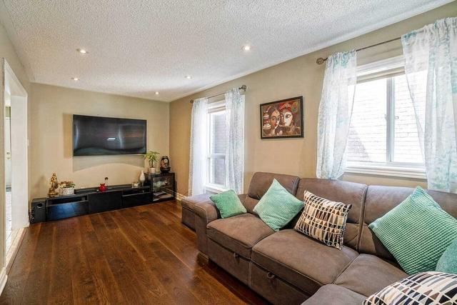 806 Ashprior Ave, House attached with 3 bedrooms, 4 bathrooms and 3 parking in Mississauga ON | Image 36