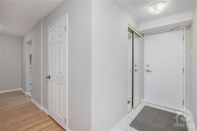 511 - 1440 Heron Road, Condo with 2 bedrooms, 2 bathrooms and 1 parking in Ottawa ON | Image 3
