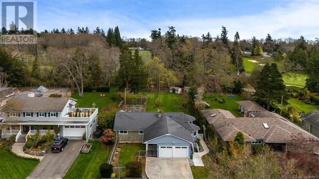 3371 Woodburn Ave, House detached with 5 bedrooms, 3 bathrooms and 4 parking in Oak Bay BC | Image 44