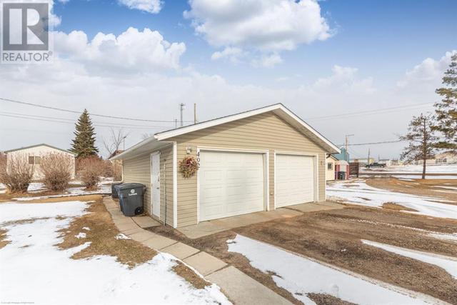 402 2nd Street W, House detached with 3 bedrooms, 1 bathrooms and null parking in Maidstone SK | Image 24