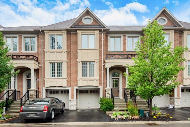 300 Humeniuk Crt, House attached with 3 bedrooms, 4 bathrooms and 2 parking in Newmarket ON | Image 1